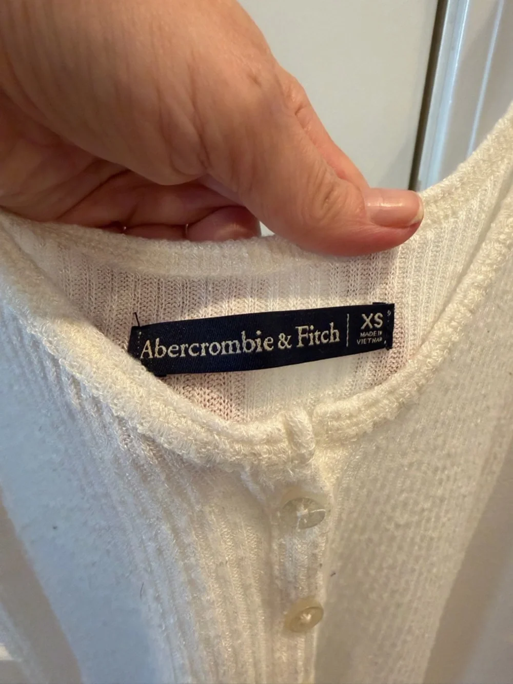 Abercrombie & Fitch White Ribbed Button-Front Tank - Picture 2 of 3